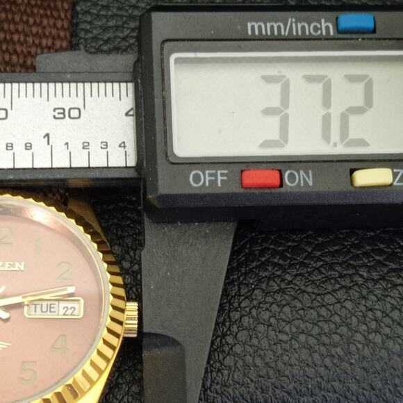 Vintage 1990 Citizen Automatic Mens Gold Watch W/daydate & Brown accents - Picture 7 of 10